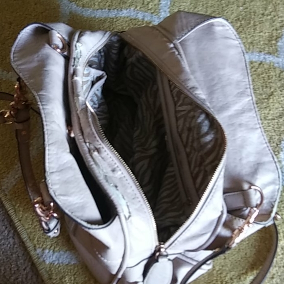 Guess bag - Picture 2 of 2